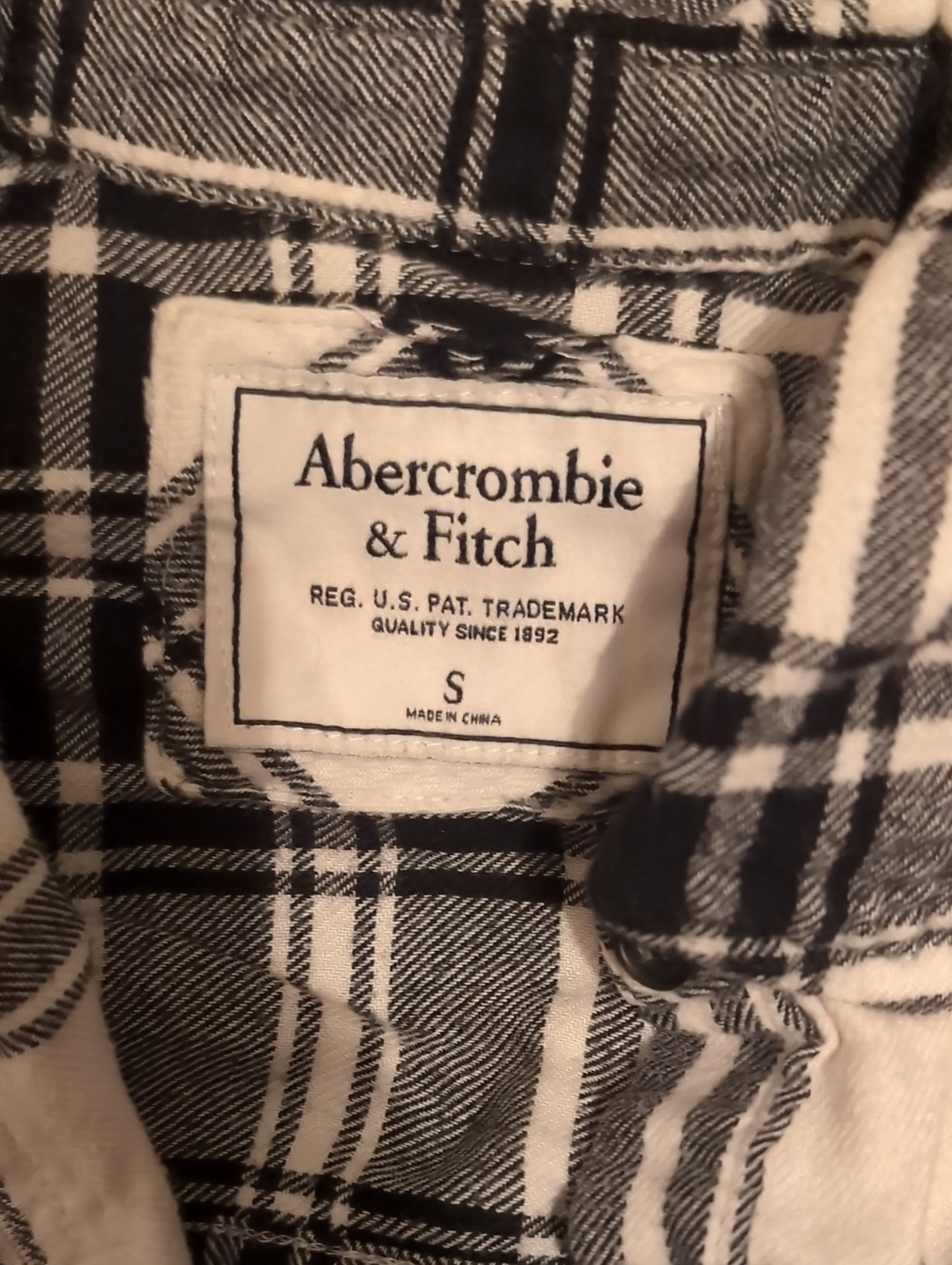 Abercrombie & Fitch, Hollister And Tommy Hilfiger Plaid Flannel Shirts - Picture 4 of 8